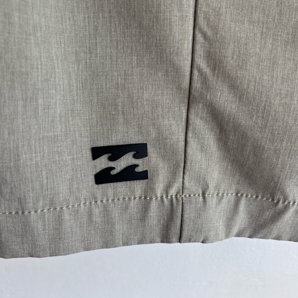 Billabong cross fire submersible land or water shorts, mens 33, tan, back zip - Picture 7 of 12